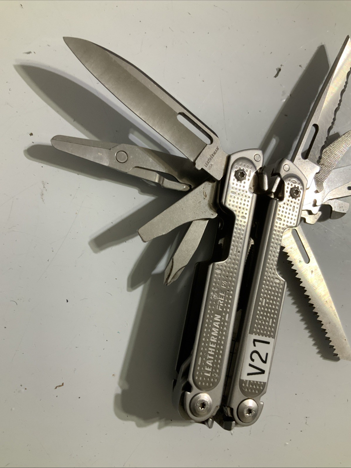 Leatherman Free P4 Stainless Steel Multi Tool Retired – V21