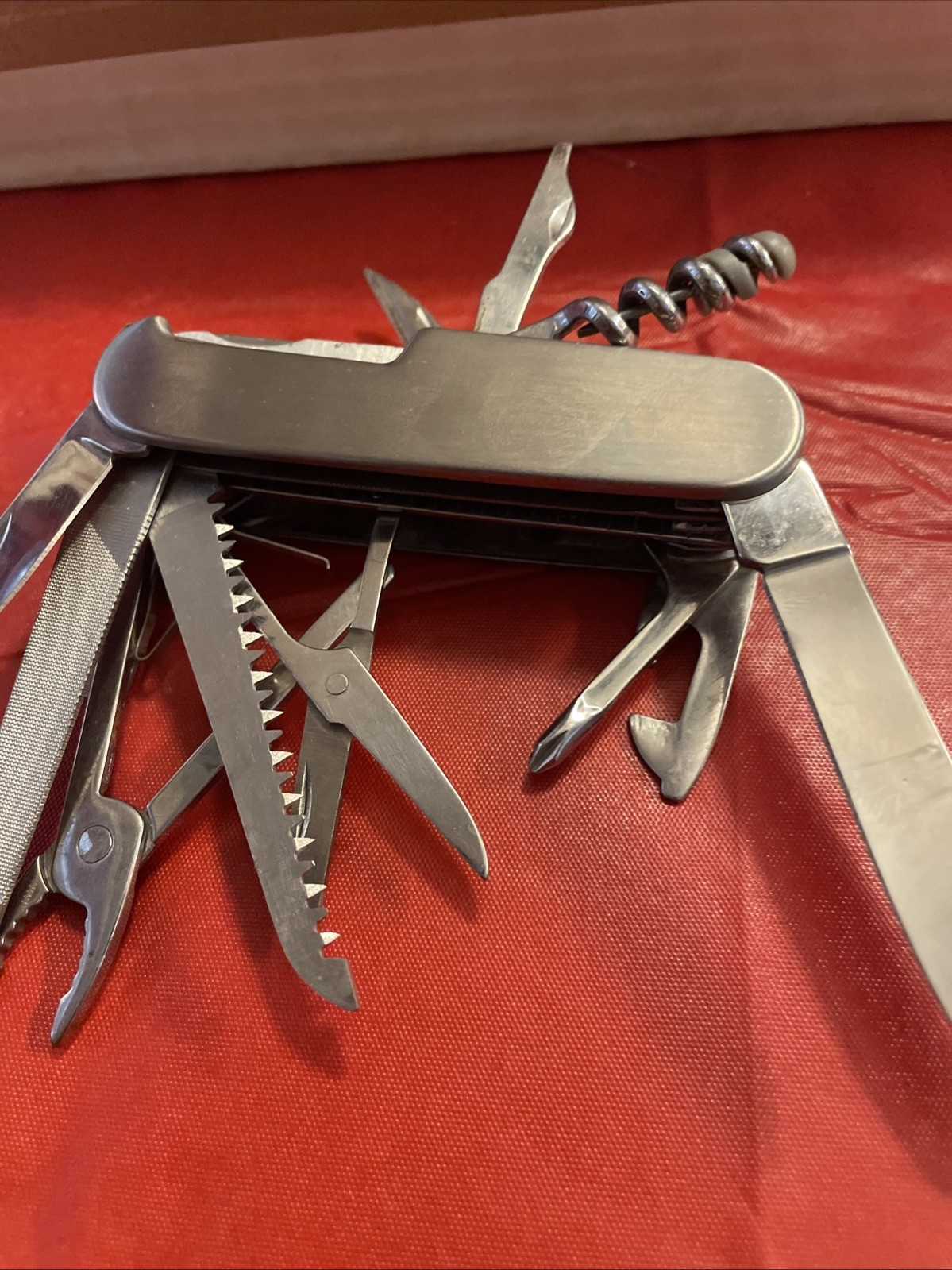 Fishermans Multi Tool Knife w/ 13 Blades and Fish Picture on Handle W/ Case