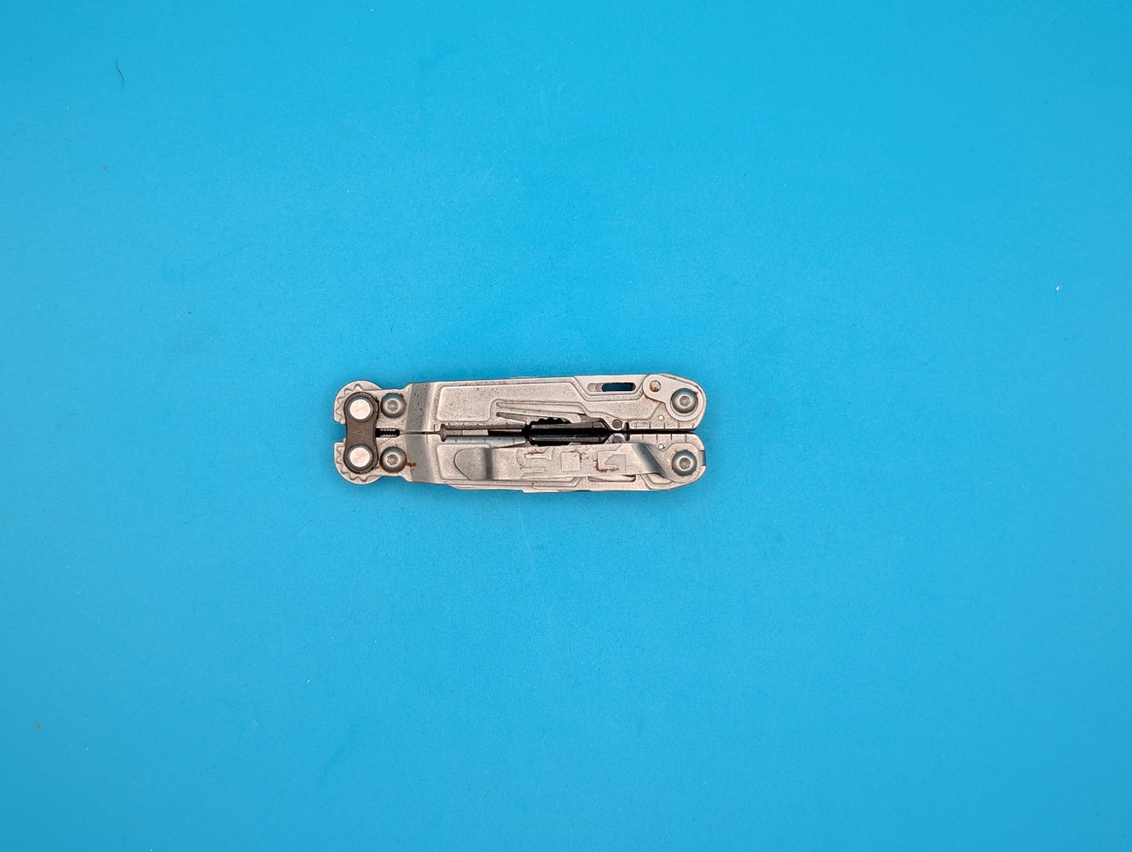 SOG PowerPint Tool Compact Lightweight Silver Multi-Tool!