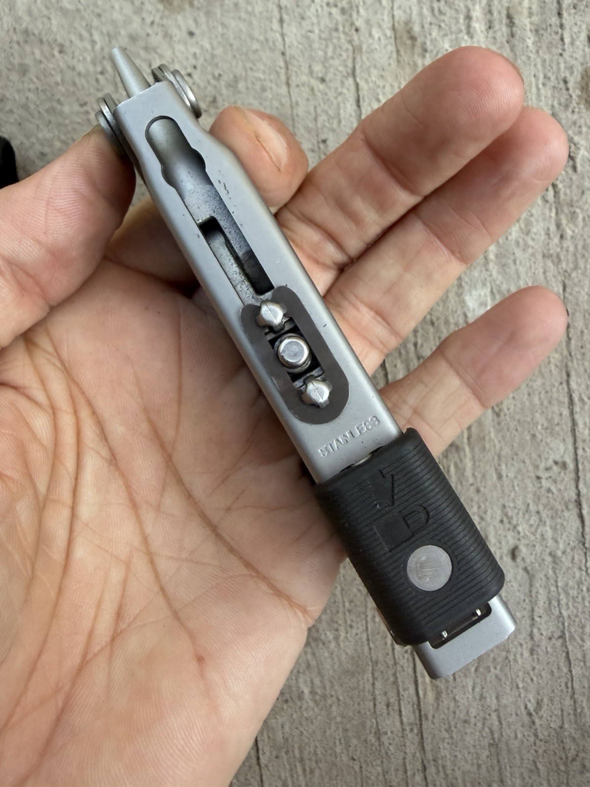 GERBER USA MP400 COMPACT SPORT EDC MULTI-TOOL PLIERS KNIFE SCISSORS & SHEATH EXC