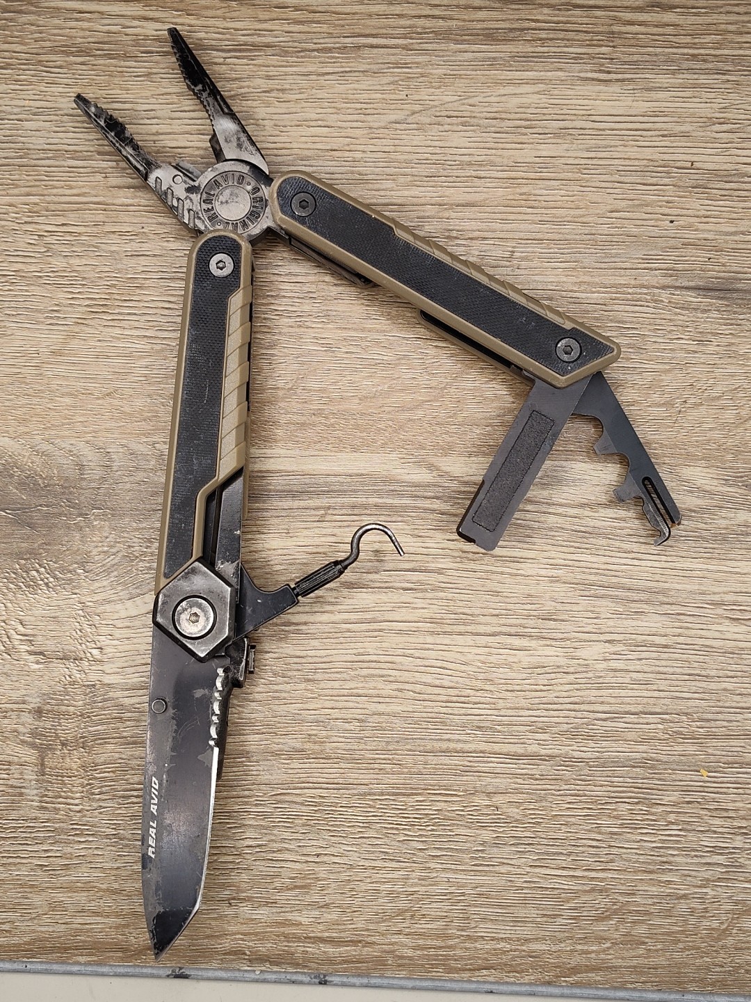 Real Avid Multi-Tool AR15 Hunting Rifle Tool Pliers Knife More!