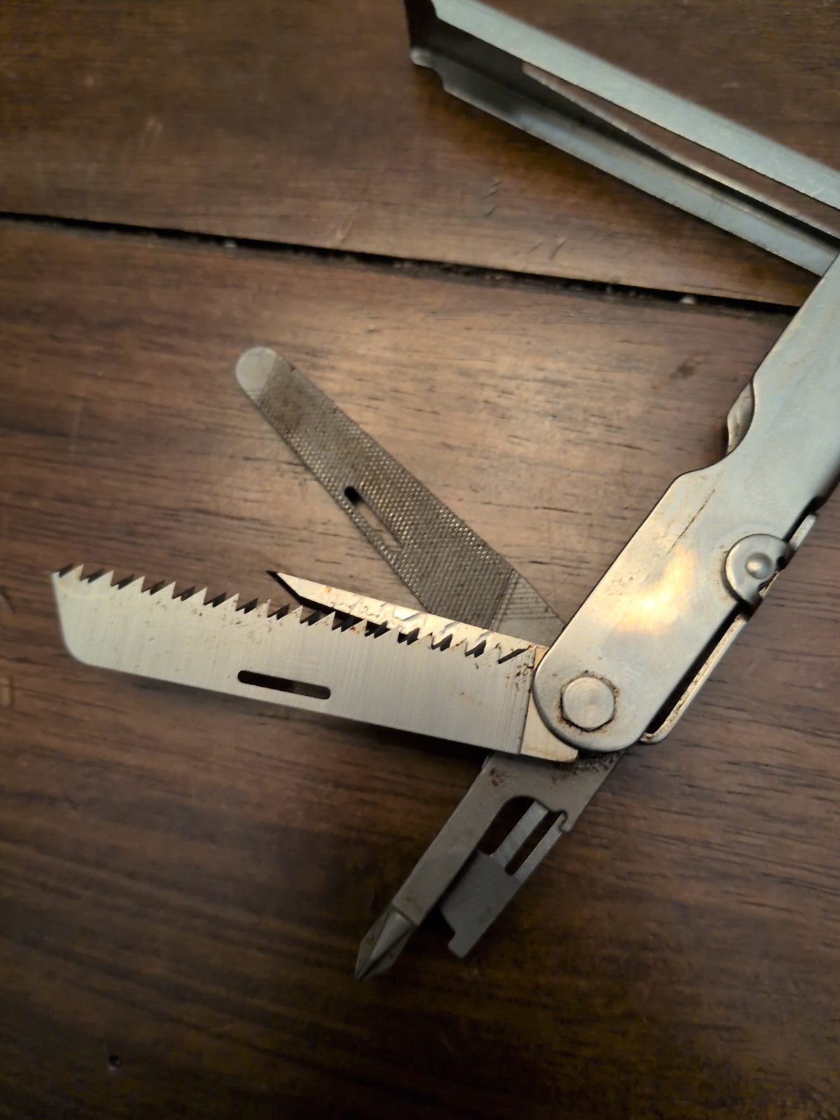 SOG POWERLOCK MULTI-TOOL WITH LEATHER CASE