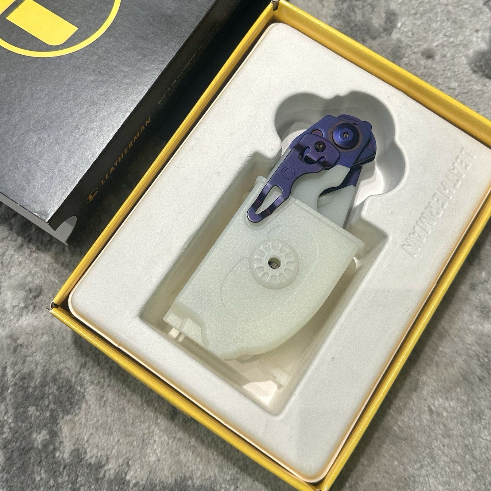Rare Limited Edition Leatherman Raptor Glo Purple Multi-tool New