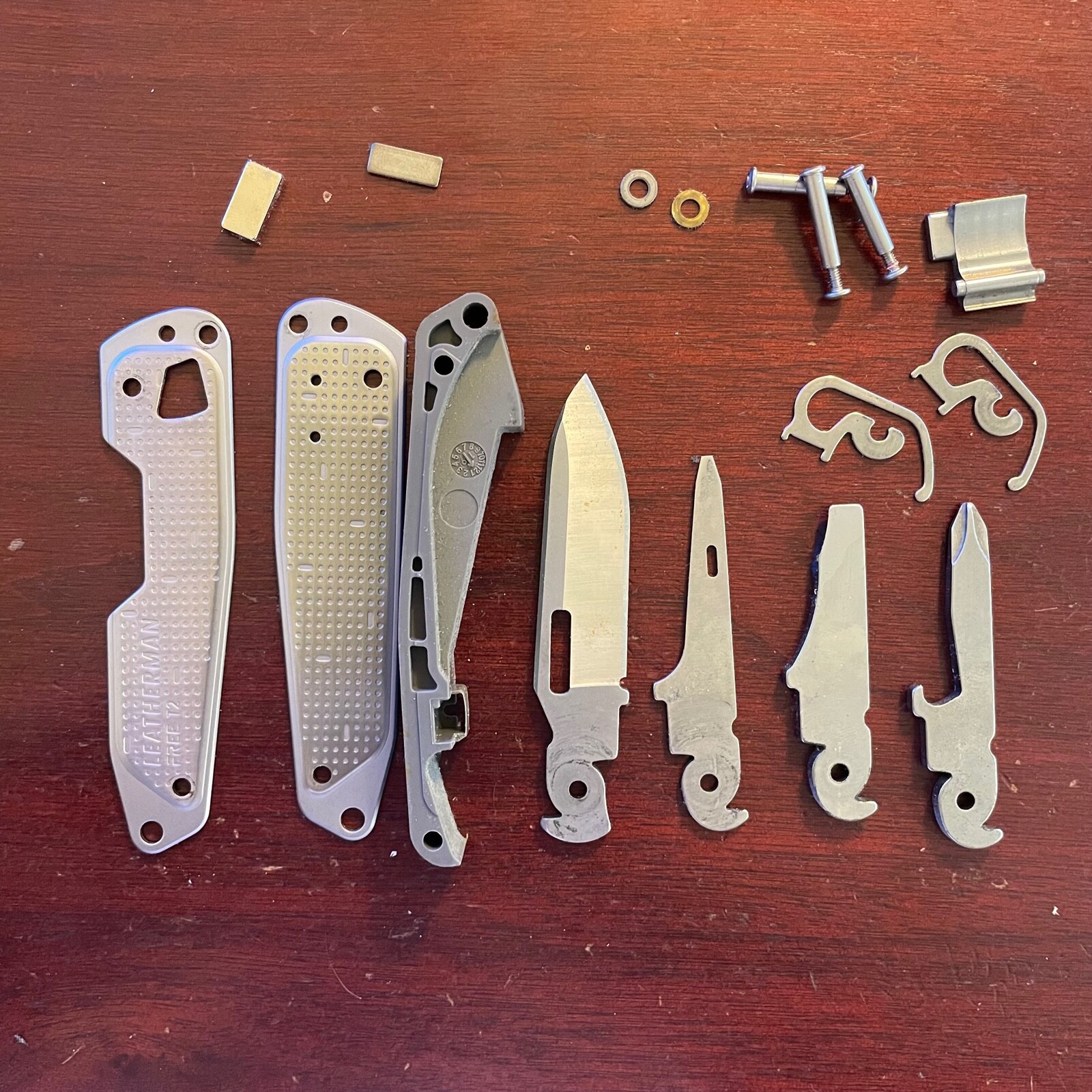 Parts from Leatherman Free T2 Multitools: 1 Part for repairs or mods; hunt; fish