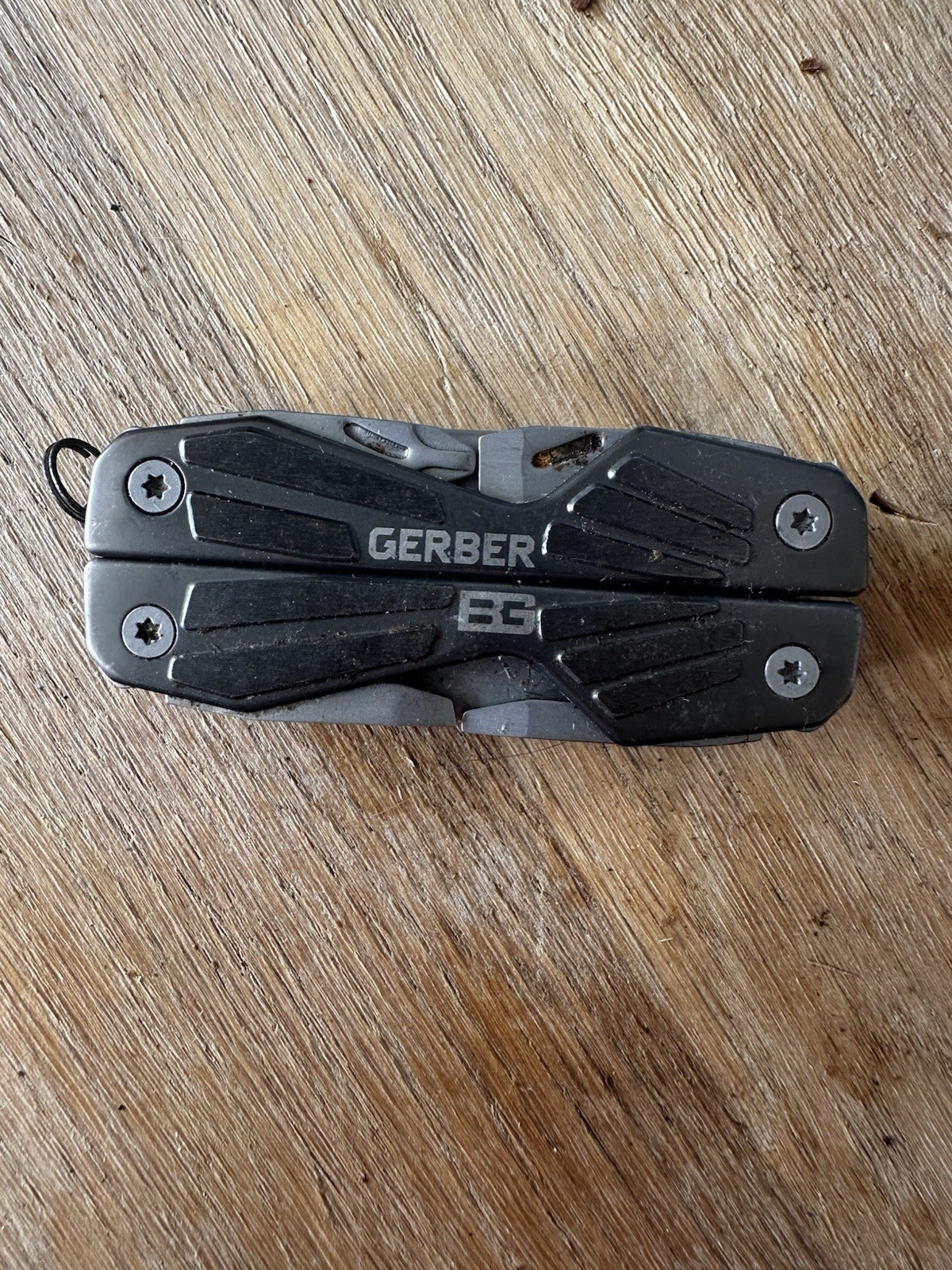 Gerber BG Bear Grylls Compact Multi-Tool Pliers Knife Saw Scissors Keychain