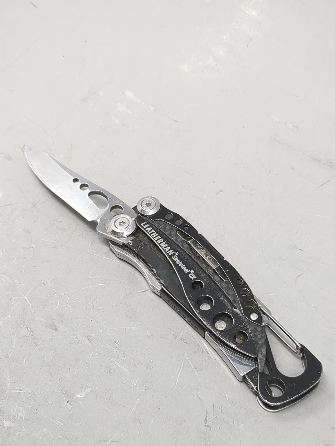 Leatherman Skeletool CX Multi-Tool Stainless Steel Carbon Fiber
