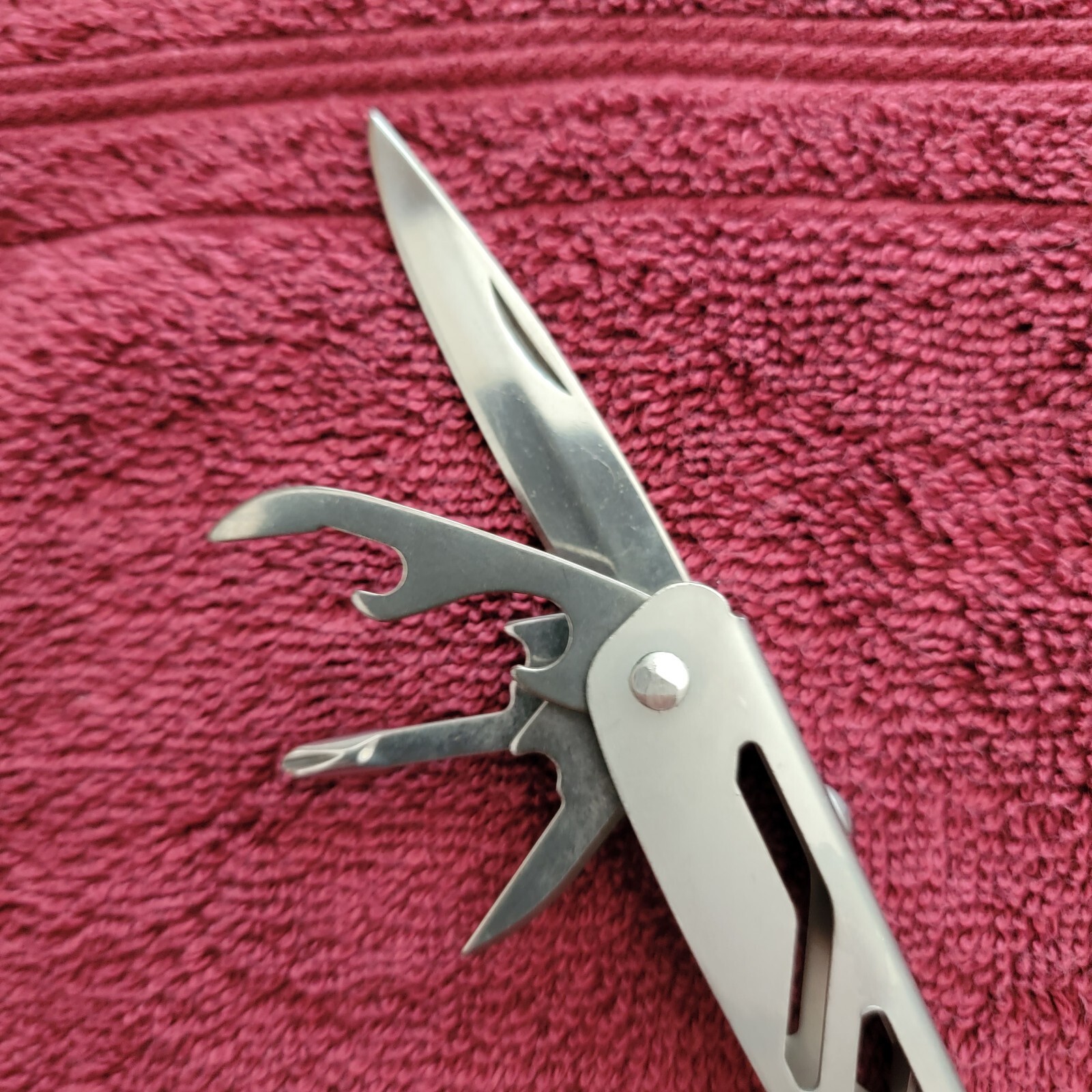 Ozark Trail 4″ Multi Tool 12 Tools in One Original blade edge