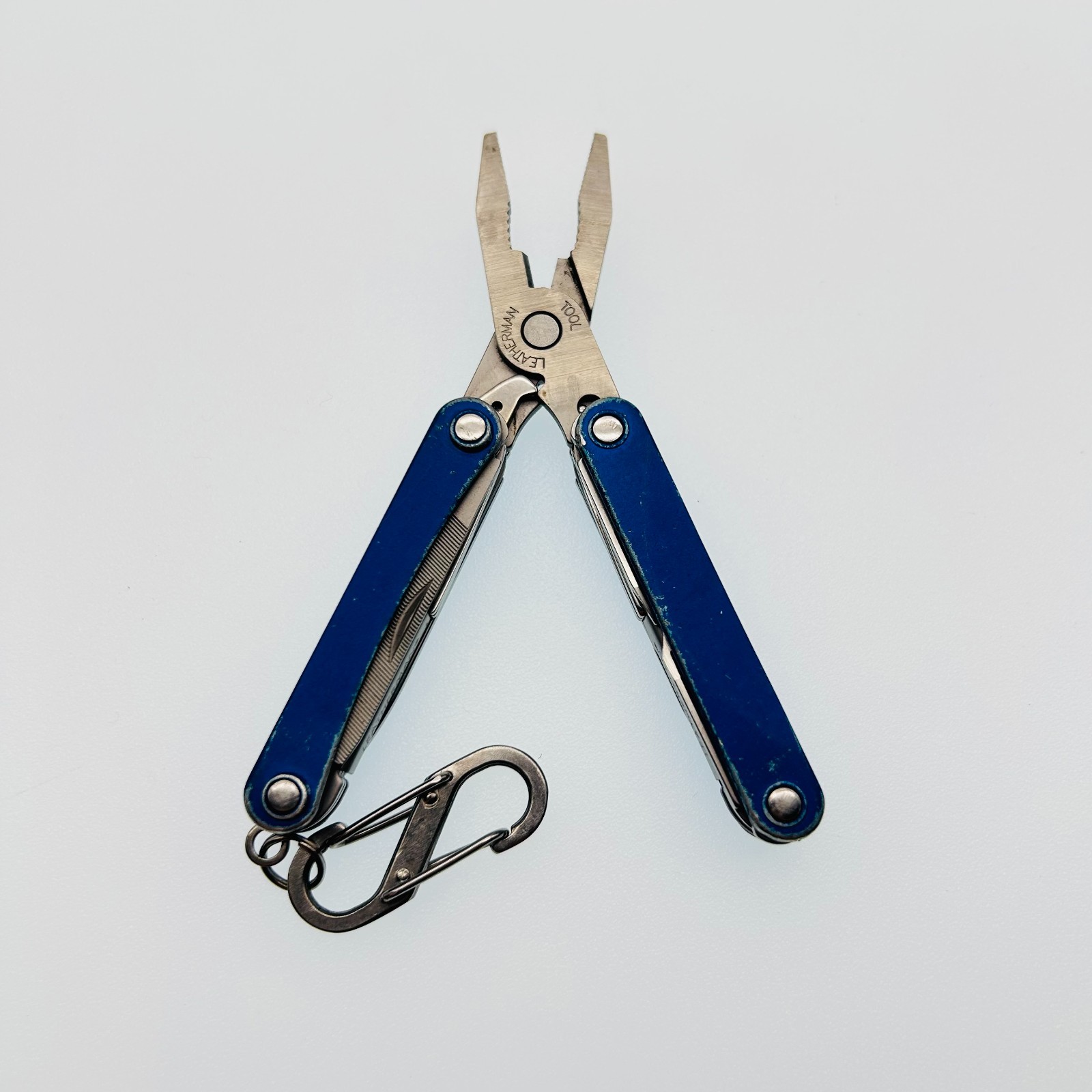 Leatherman Squirt PS4 BLUE – 8-in-1 Keychain Multi-Tool Discontinued (CODE32)