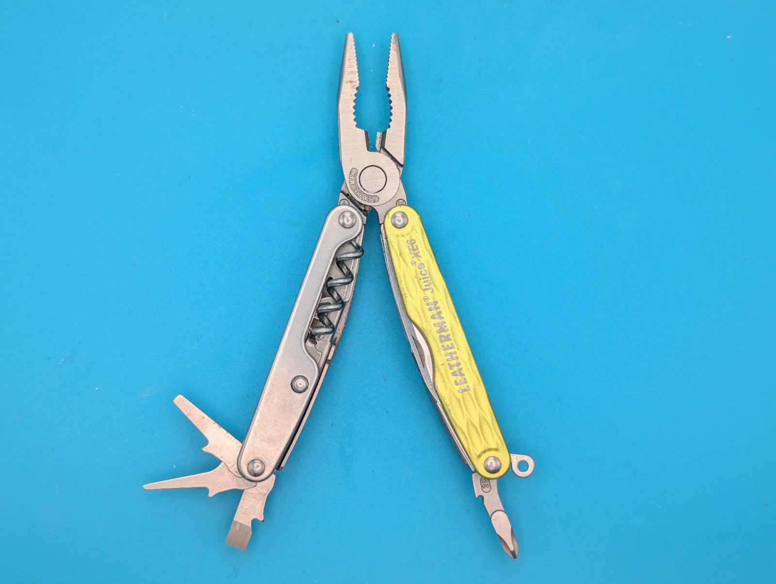 Leatherman Juice XE6 Moss Green Multi-Tool Pocket Knife Made in USA! RARE!