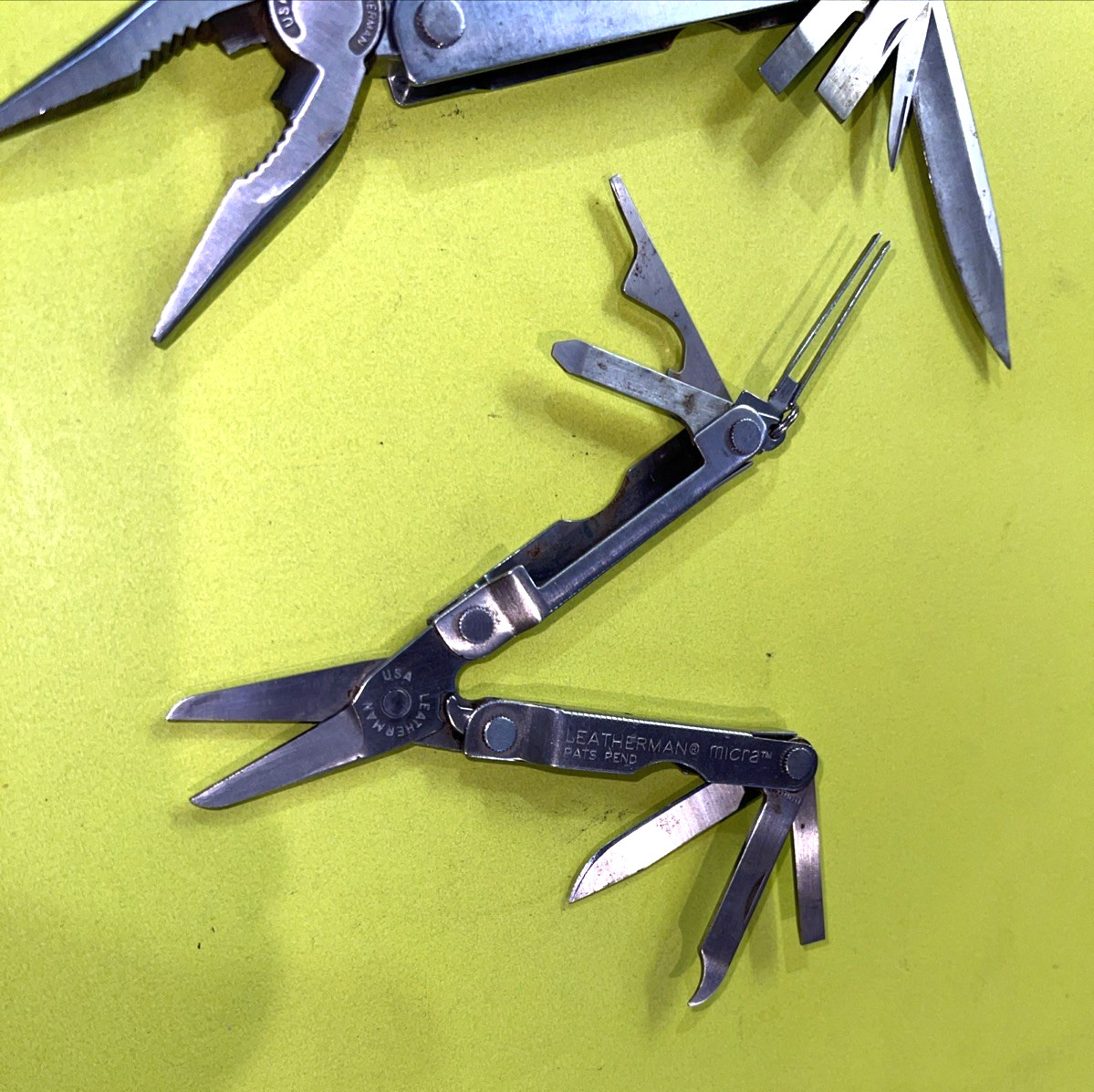 LEATHERMAN 2 KNIVES MULTI TOOL 2 INCH & 4 INCH