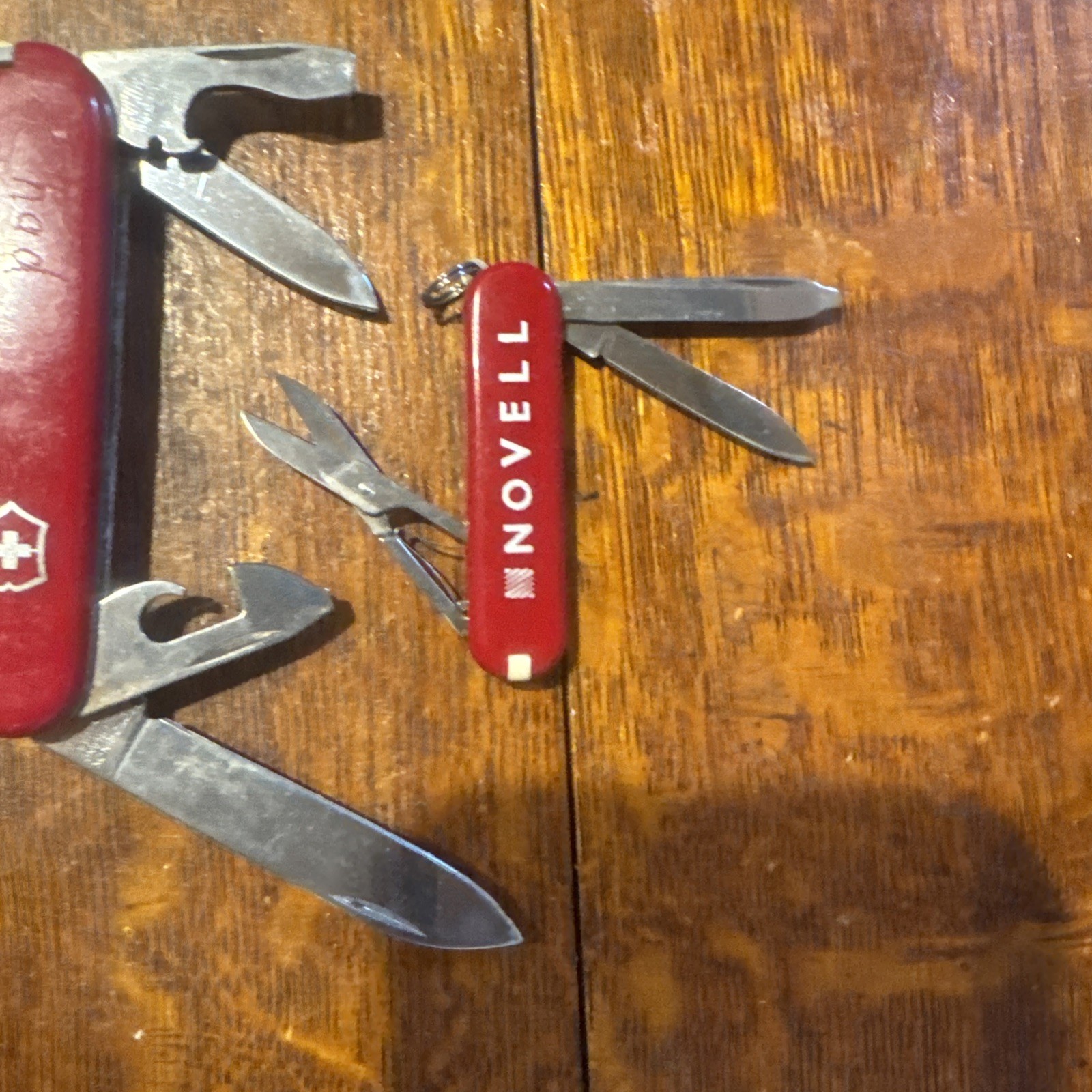 Victorinox Swiss Army Knives And Scissors Microsoft, Novell Collectors Lot