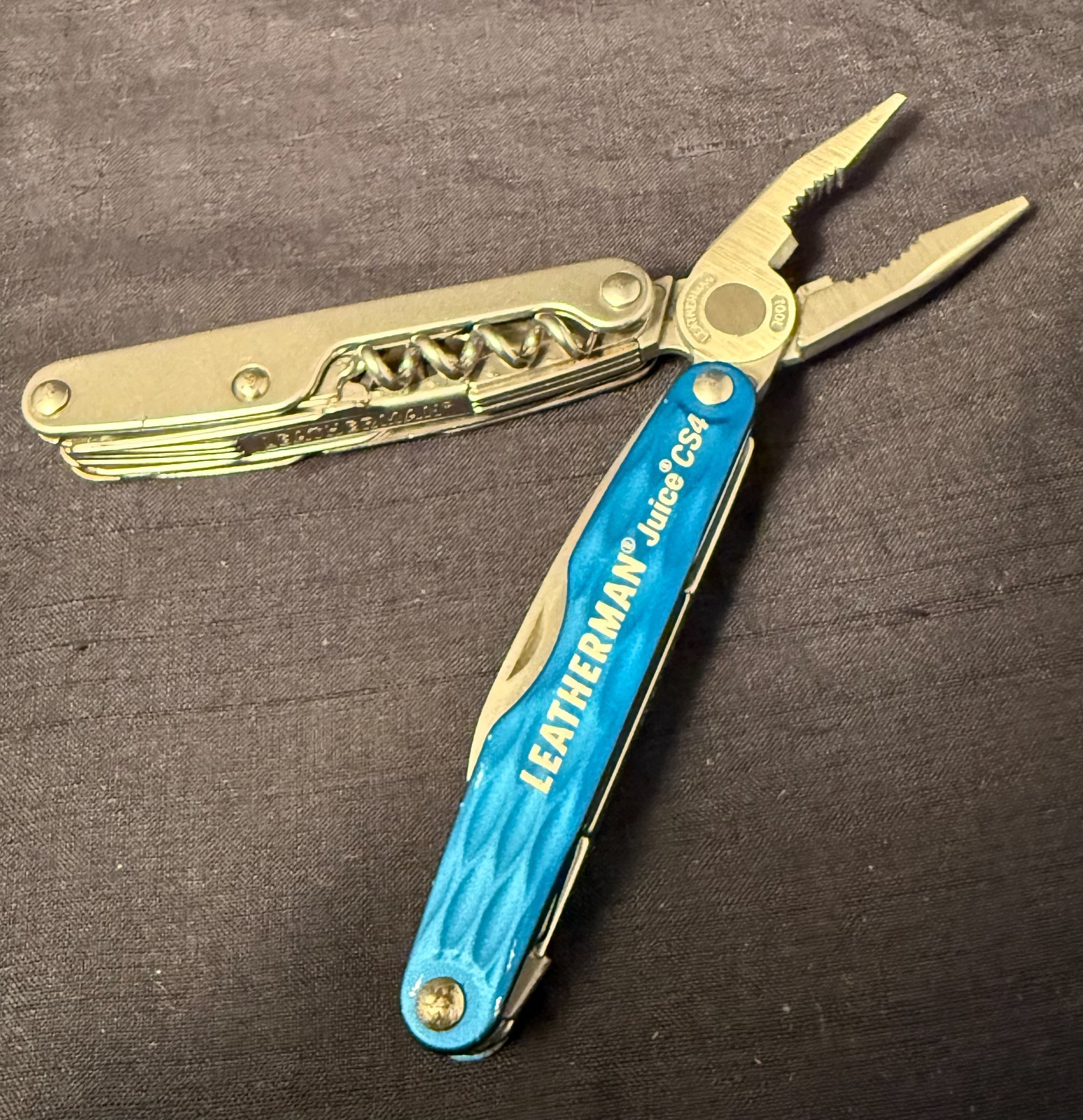 Leatherman Juice CS4 Blue & Silver Multi Tool