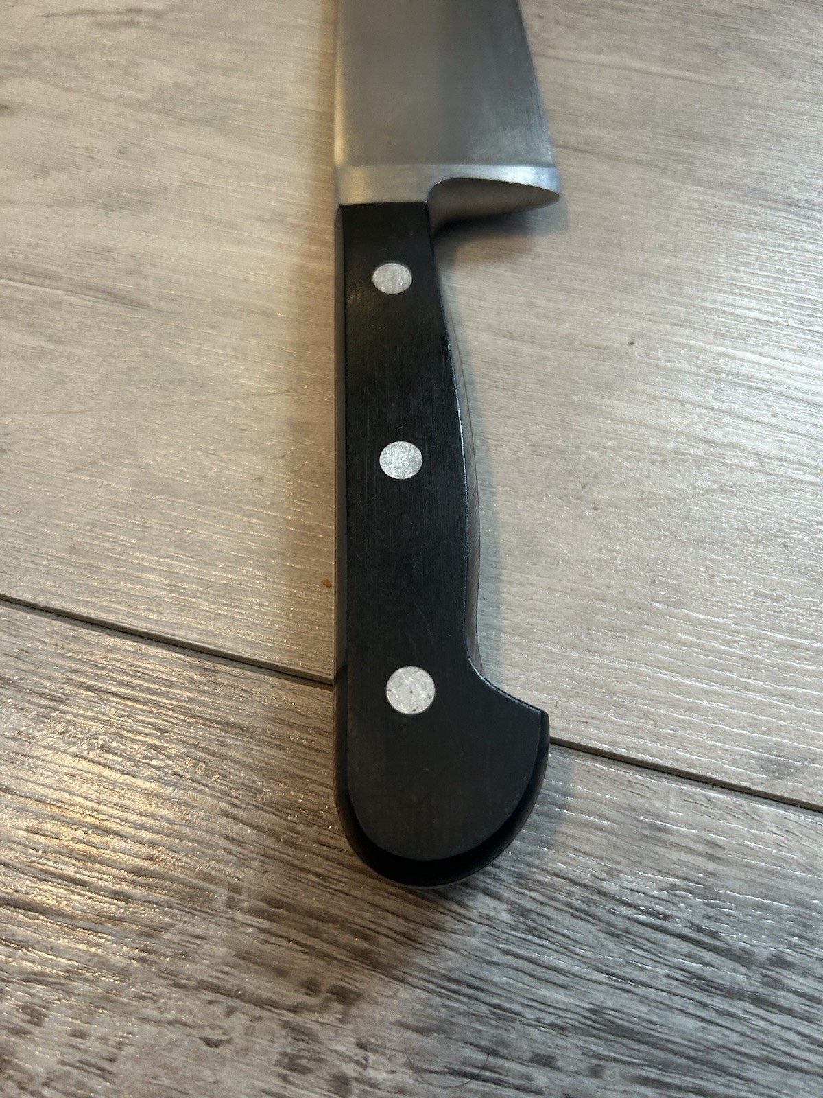 J. A. Henckels International Classic 31161-200 8″ Stainless Chef’s Knife