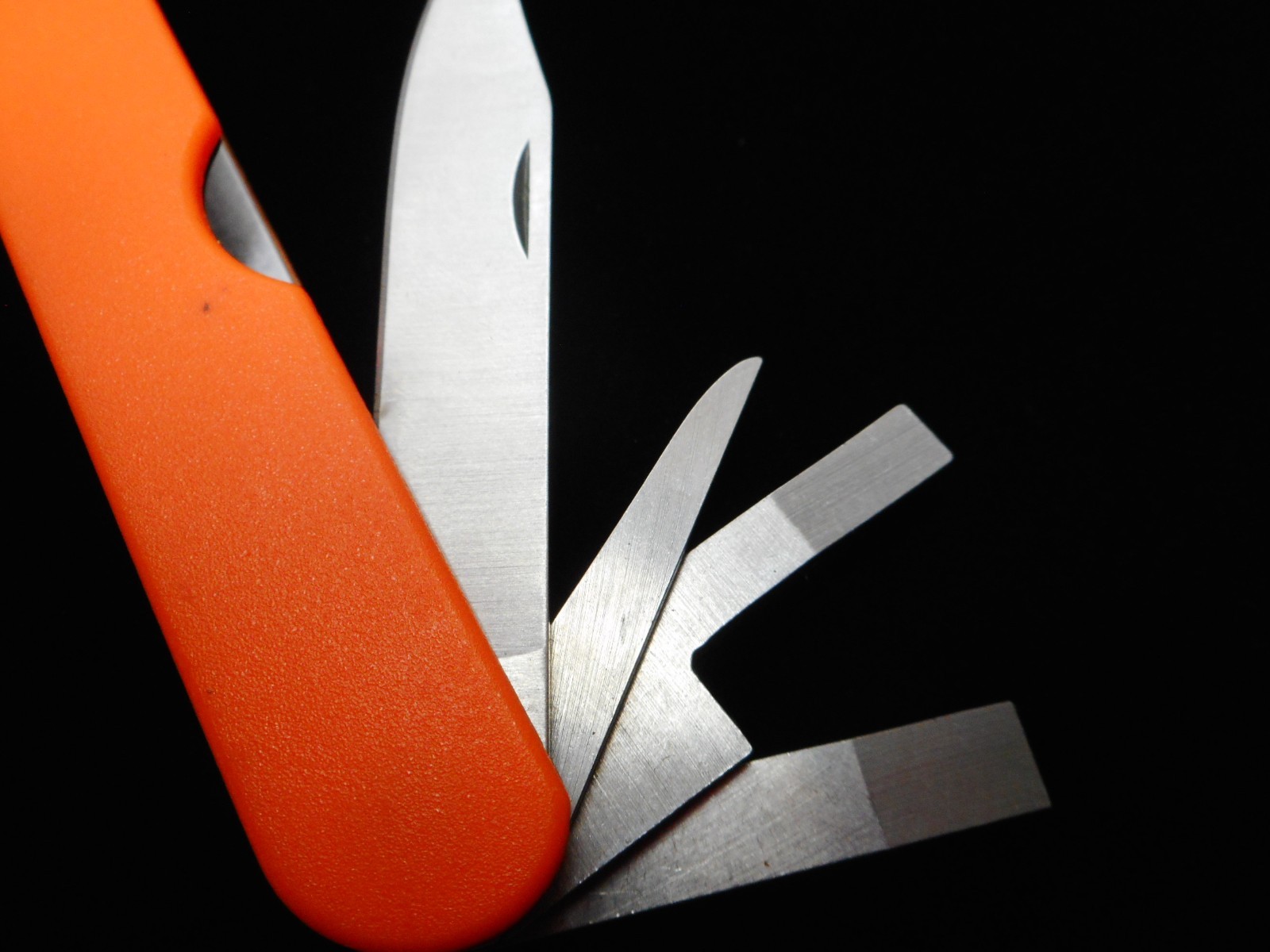Orange Multi-Tool “COMPANION” – Folding Pliers, Blades, Screwdrivers – Outdoor S