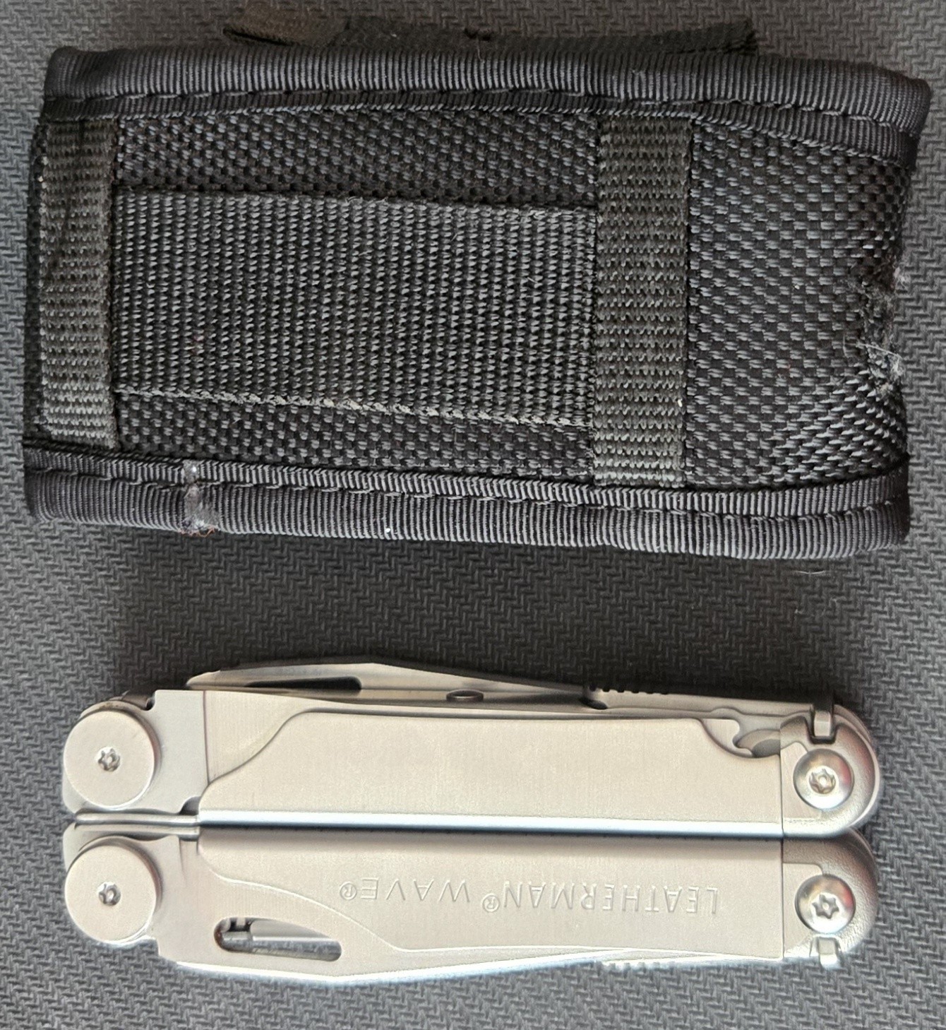 Leatherman Wave Multi-Tool Multitool Pliers Pocket Knife w/ Sheath