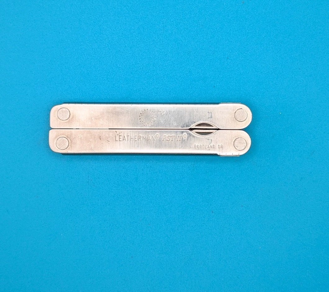 Leatherman PST 2 Multi Tool! 04/03 date stamp! Fast Shipping!