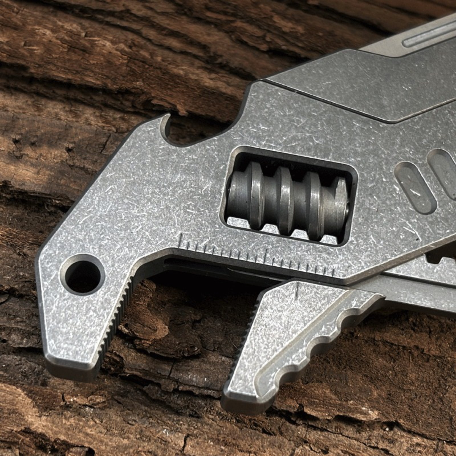EDC Titanium Alloy Multi Tools Adjustable Wrench Pocket Folding Knife Keychain