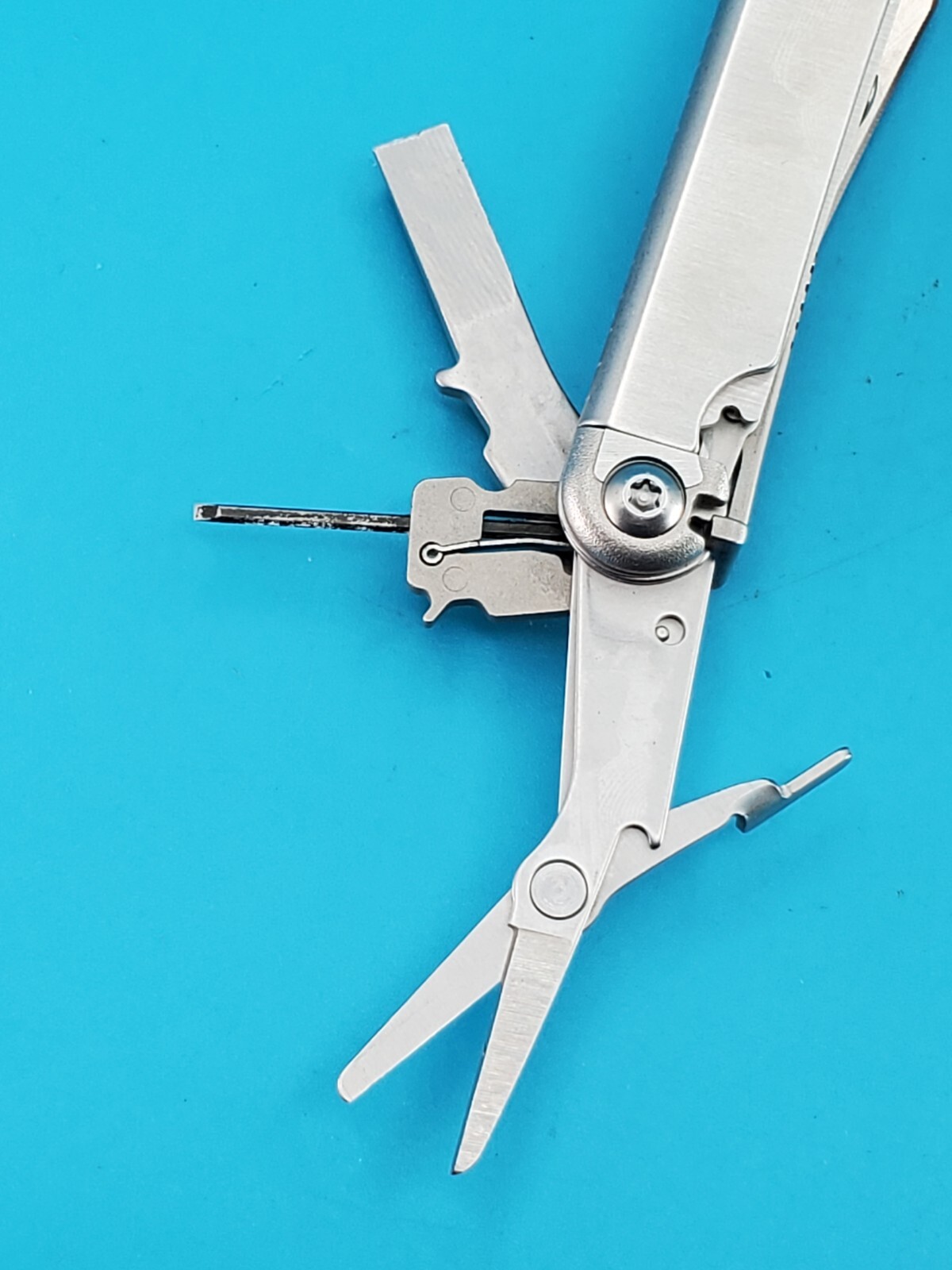 Leatherman Wave Multi-Tool! FAST SHIPPING! WELL MAINTAINED! WITH SHEATH!