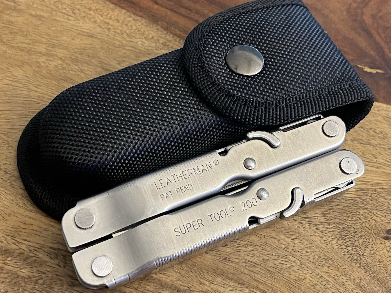 Retired 2005 Leatherman Super Tool 200 Multitool SUPER NICE!!! w/New Sheath