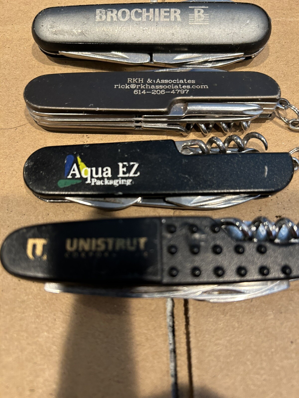 Multi tools – Lot of 4 – various engravings