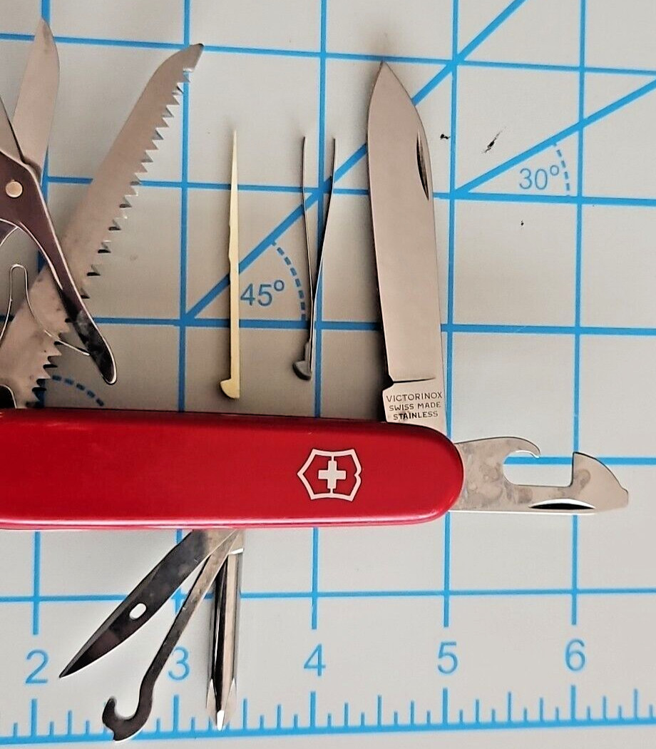 Victorinox Fieldmaster SwissArmyKnife – Red