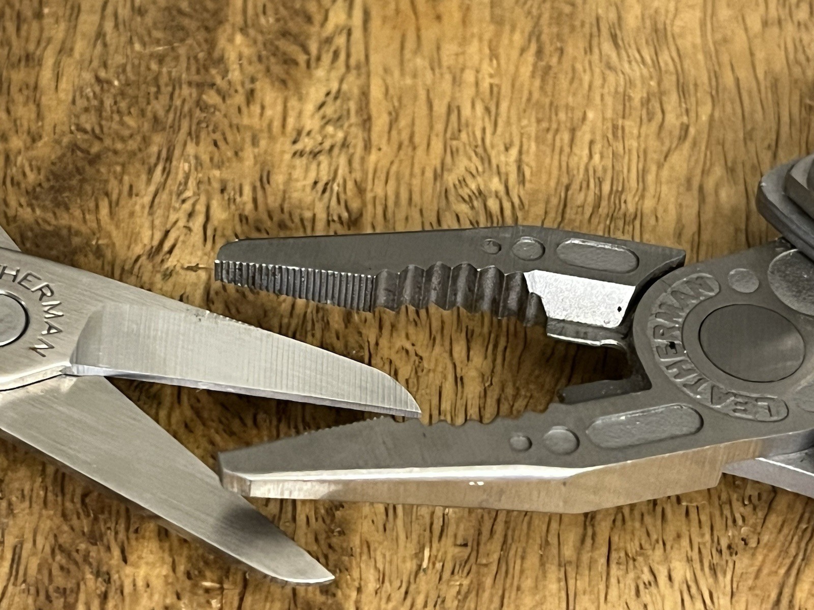 Leatherman Skeletool & MICRA MultiTools SUPER NICE! w/New Sheath