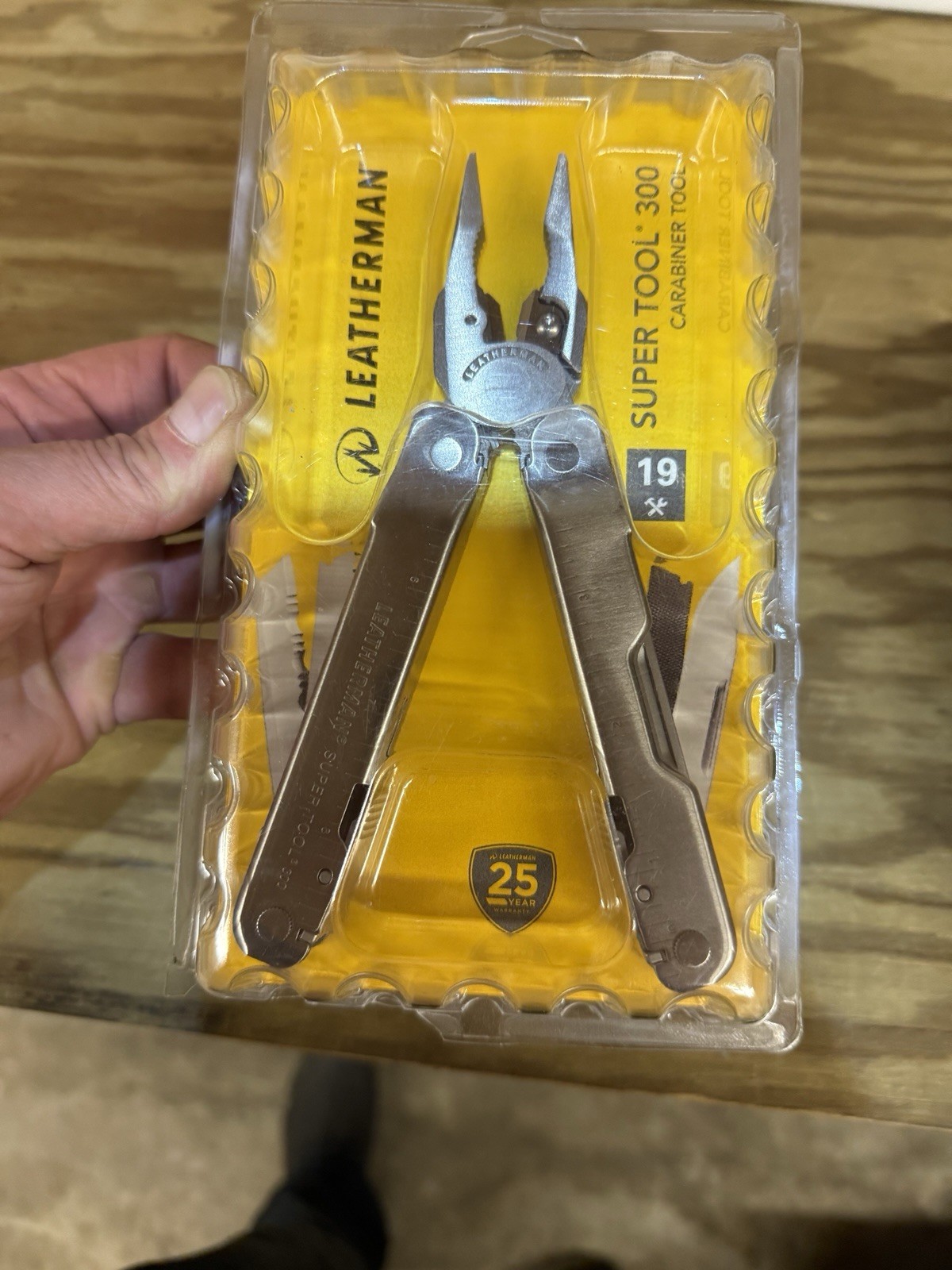 Leatherman Super Tool 300 Carabiner Multitool -Bnew -Clamshelled