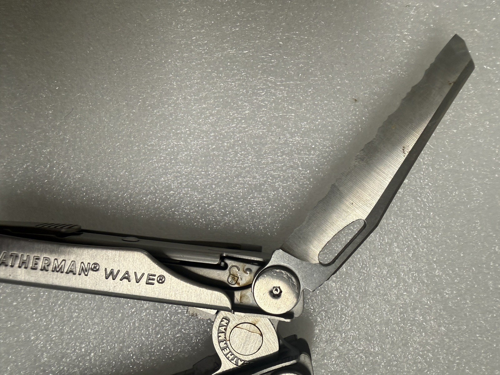 Leatherman Wave Multi‑Tool w/ Nylon Sheath –Stainless Steel–Great Condition