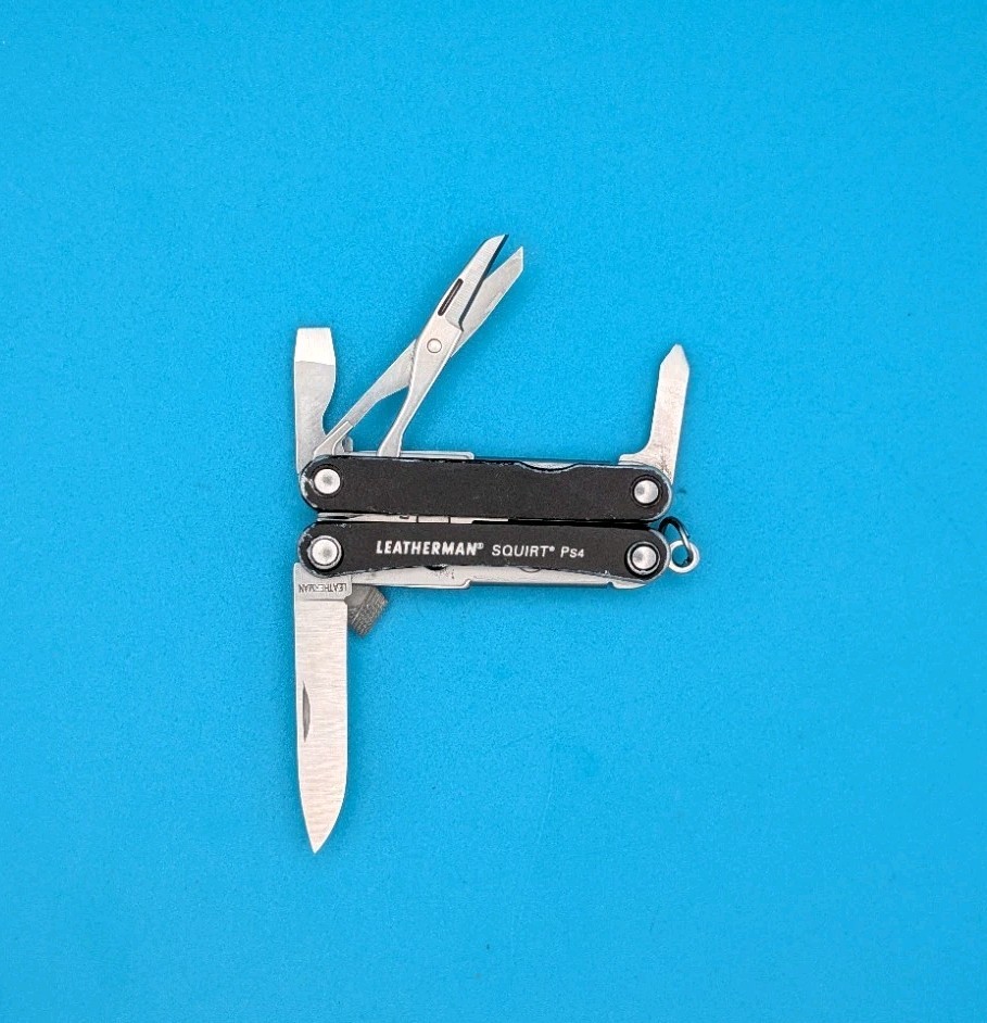 Leatherman SQUIRT PS4 Multi-Tool! BLACK! *broken nail file & scissors spring*