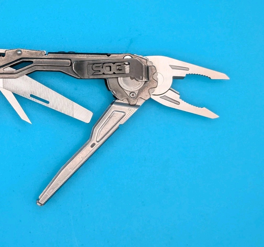 SOG SwitchPlier Plier Knife Multi Tool!