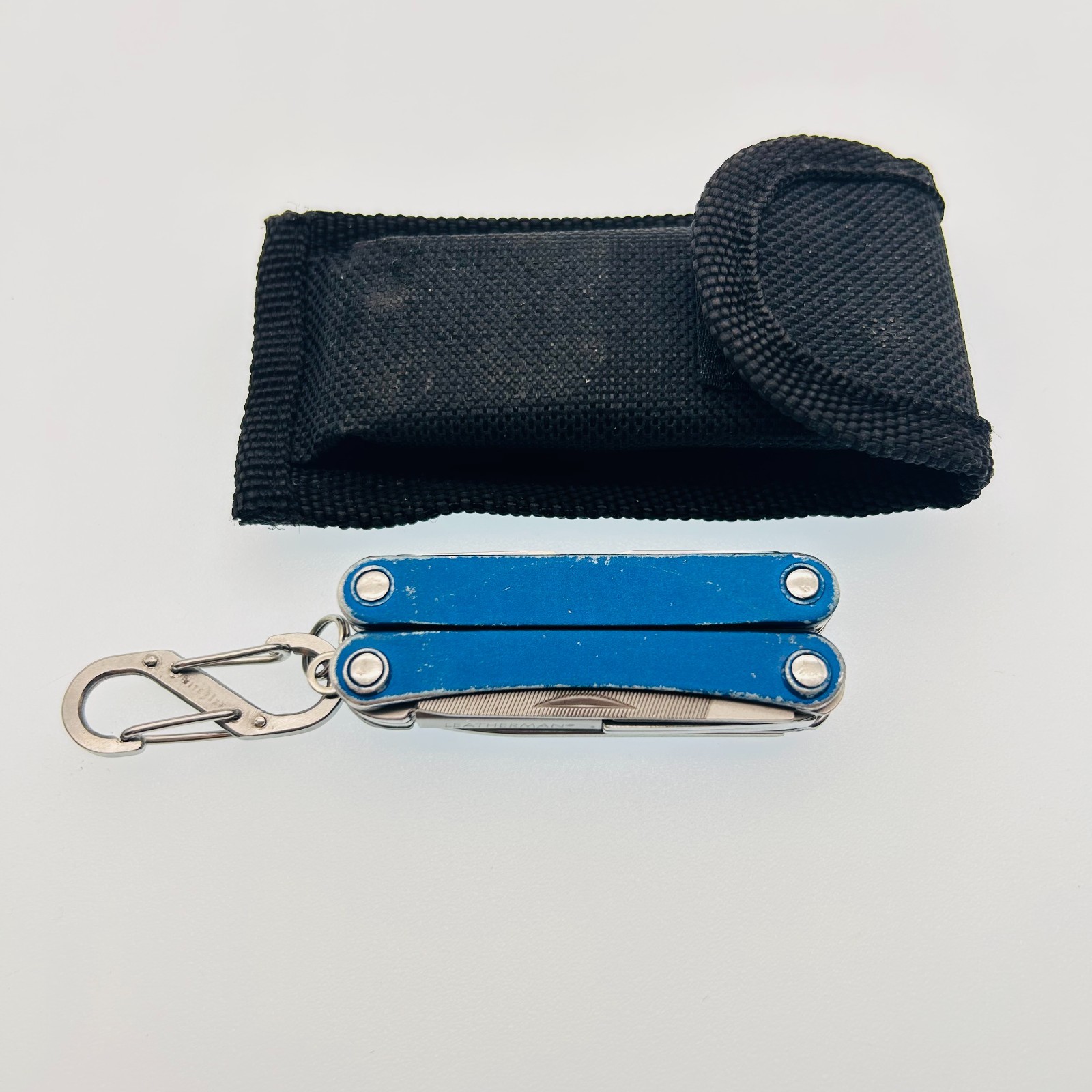 Leatherman Squirt PS4 BLUE – 8-in-1 Keychain Multi-Tool Discontinued (CODE32)