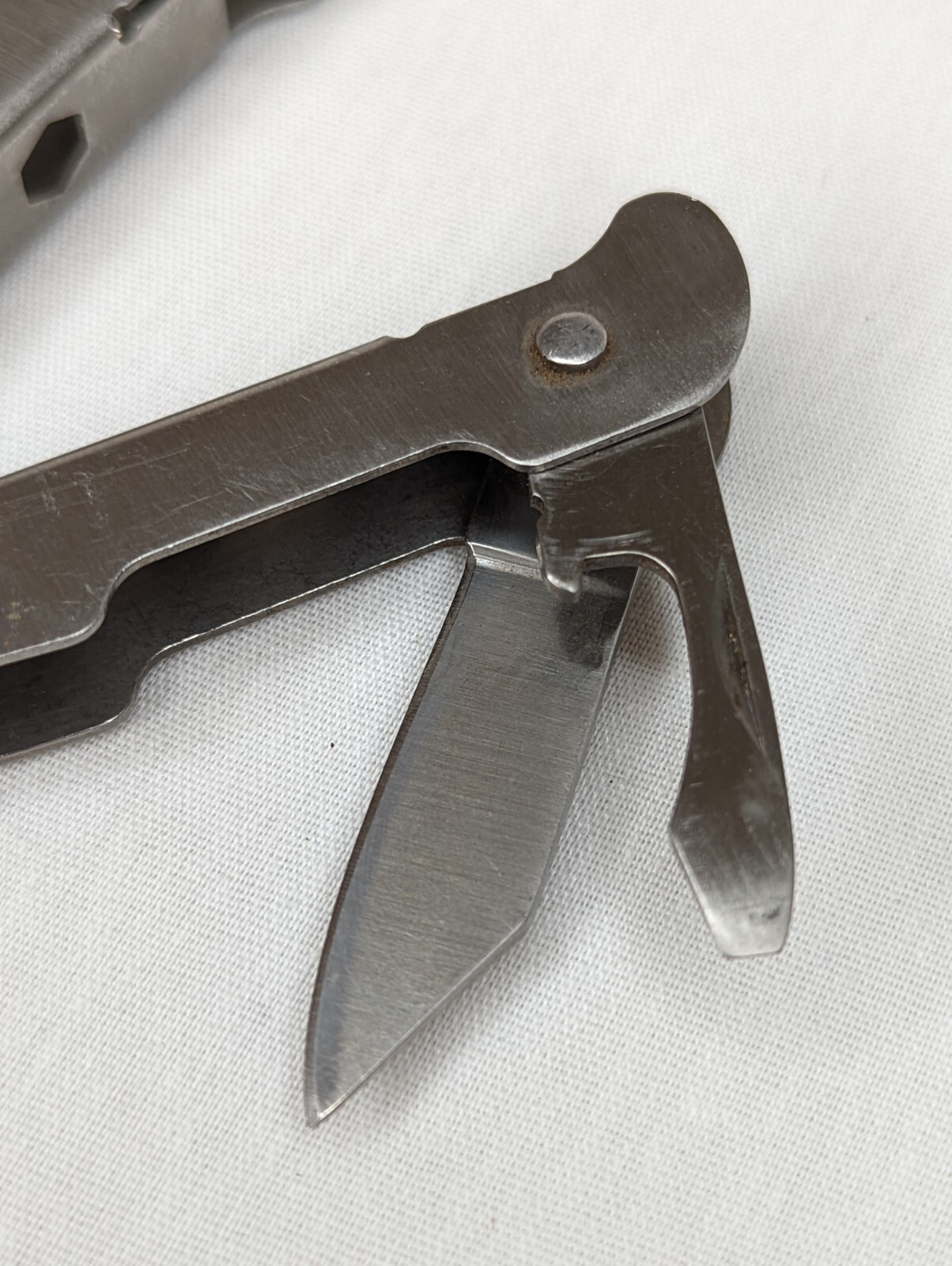Grip Stainless Multi Tool Pliers, Knife, Bottle Opener, Philips Screwdriver