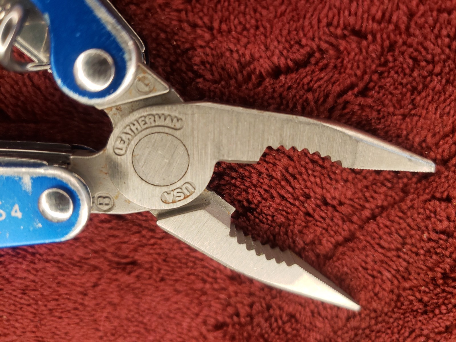 🔪 Leatherman Juice CS4 Multi-Tool Stainless Pliers Multi Tool Blue Read