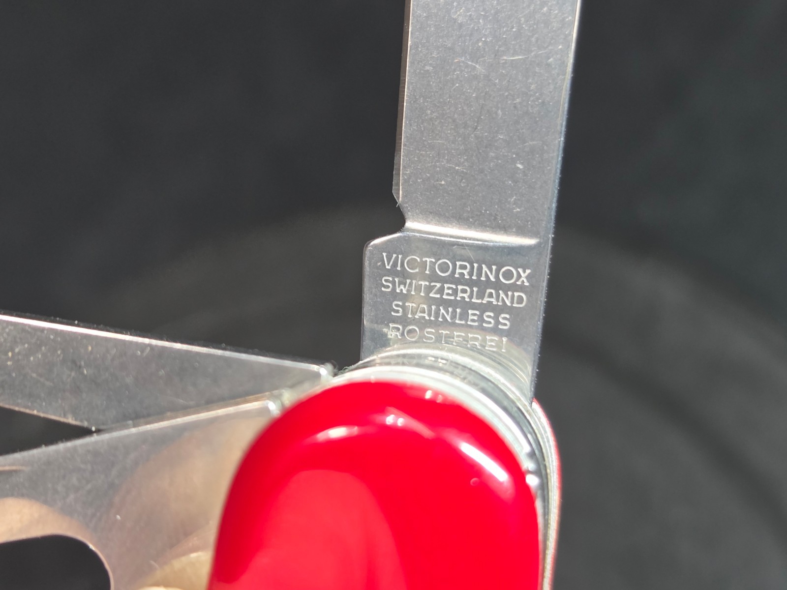 Victorinox Swiss Army Knife Red Multi Tool Scissors Saw Corkscrew 13 Tools