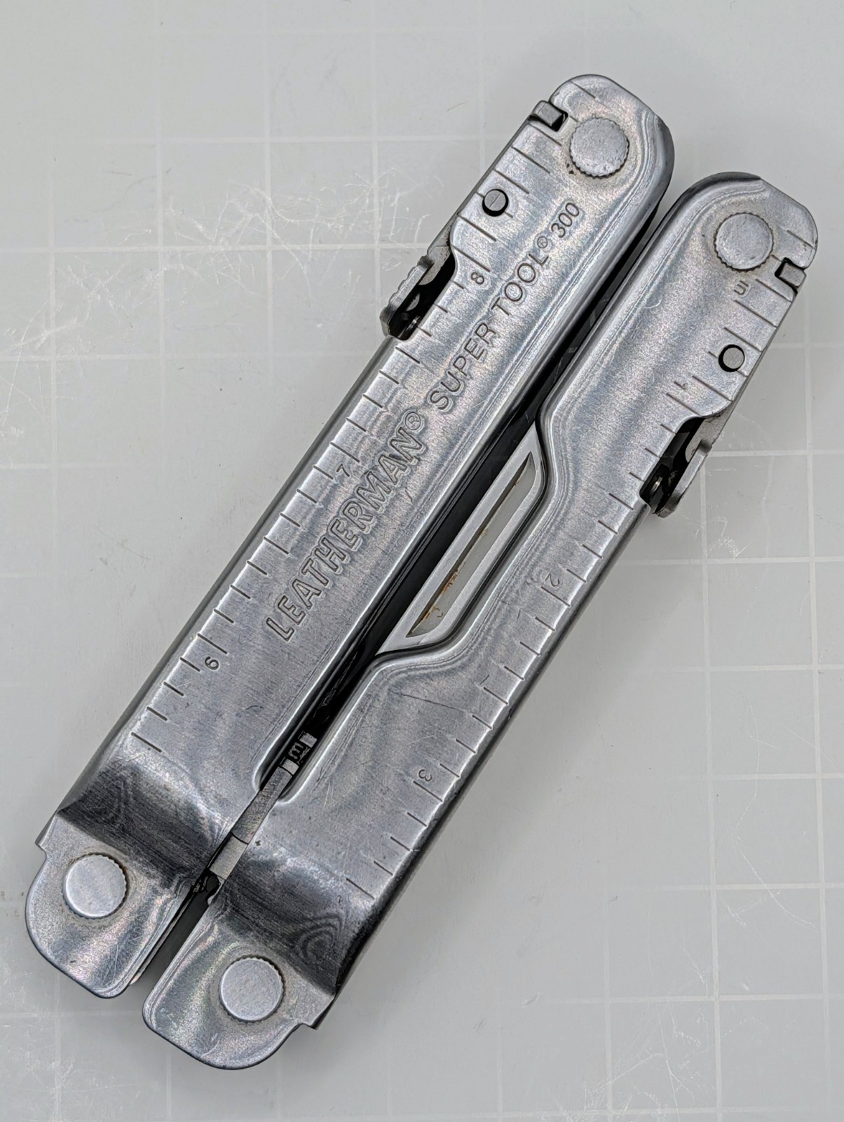 Leatherman Super Tool 300 Stainless 19-In-1 Multi-Tool w/Sheath