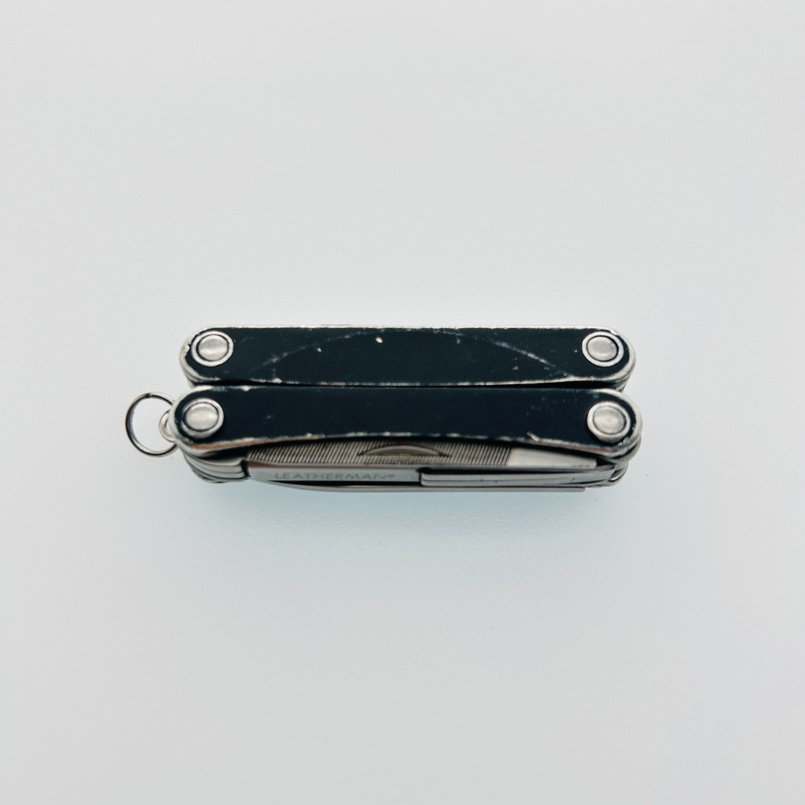 Leatherman Squirt PS4 BLACK – 8-in-1 Keychain Multi-Tool Discontinued (CODE22)