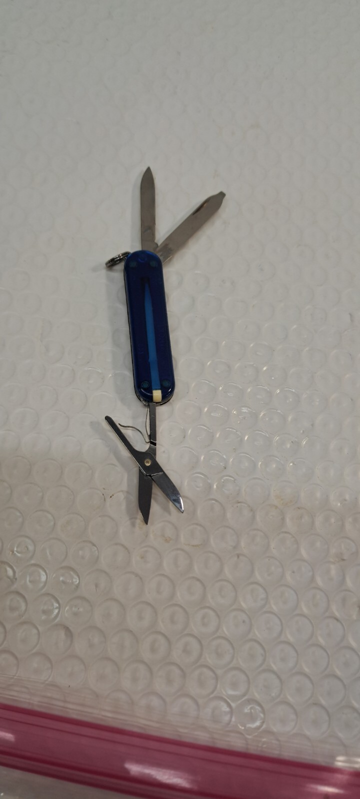 VICTORINOX CLASSIC SD 58MM SWISS ARMY KNIFE POCKET KEYCHAIN TRANSLUCENT blue 4