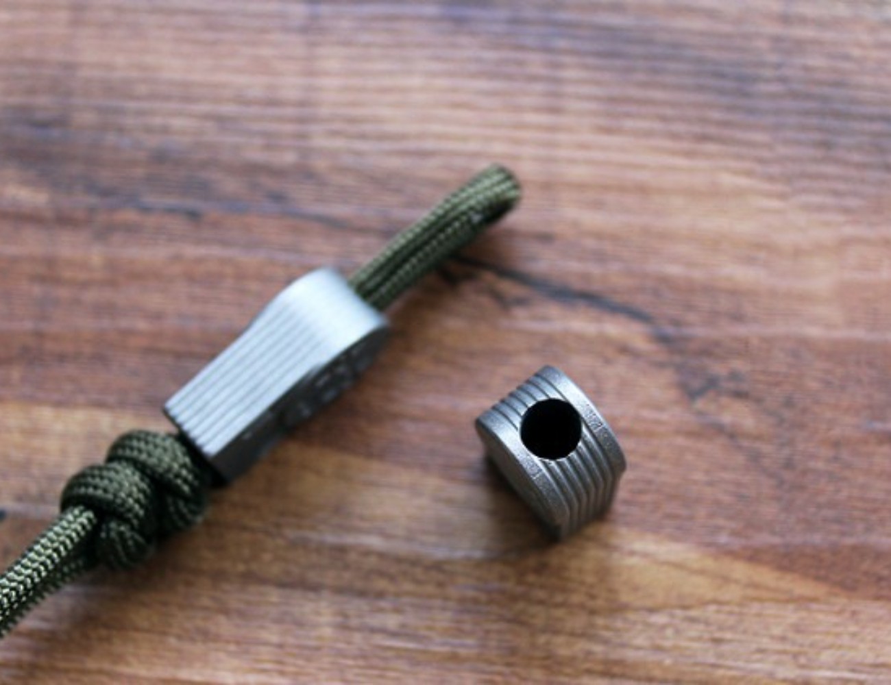 Titanium Alloy No Face Man Lanyard Beads Paracord Knife Cord Beads Pendants