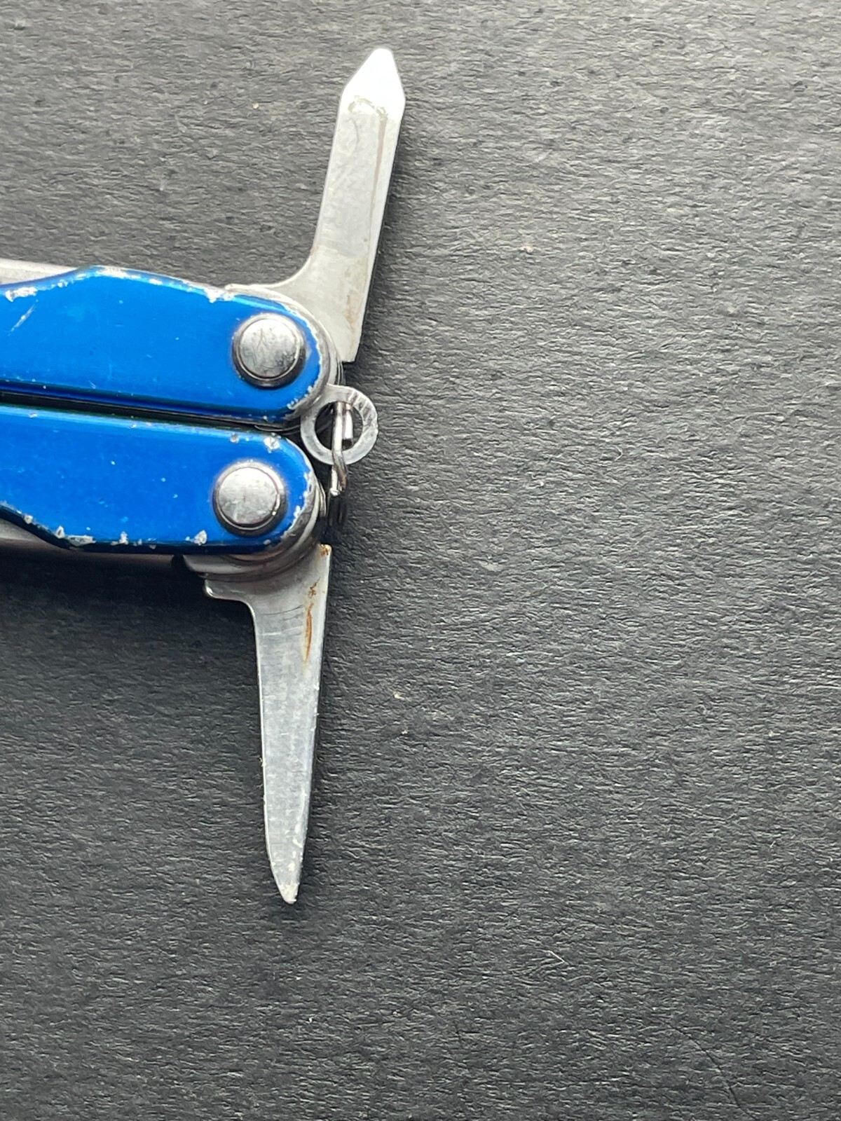 Leatherman SQUIRT P4 Multi-Tool with 7 tools – Various Colors
