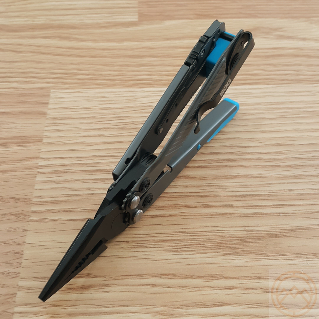 SOG Flash MT Linerlock Multi-Tool D2 Tool Steel Blade Stainless Steel Handle