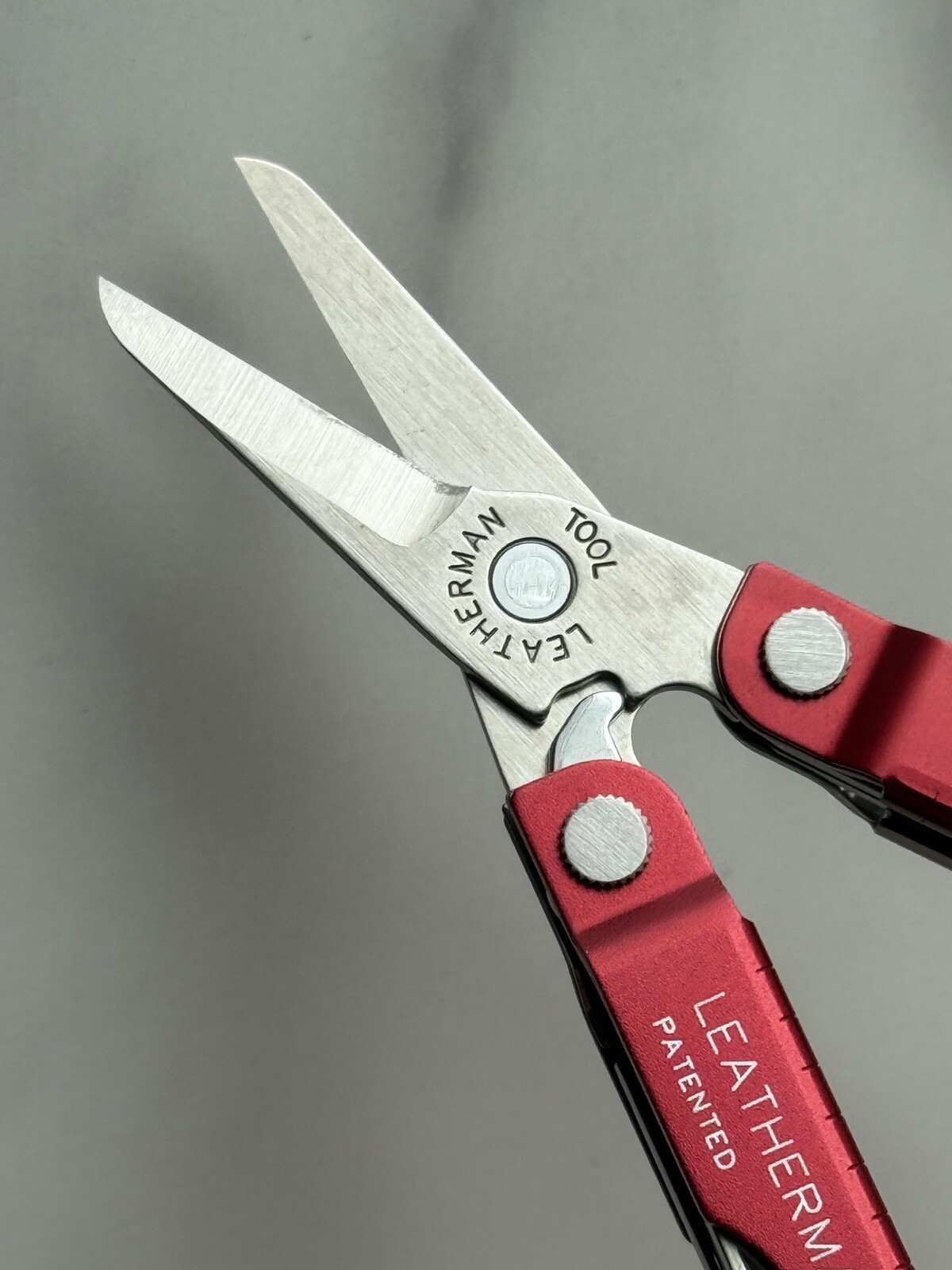 Leatherman MICRA RED Multitool in Vintage Gift Tin. Branded 3M