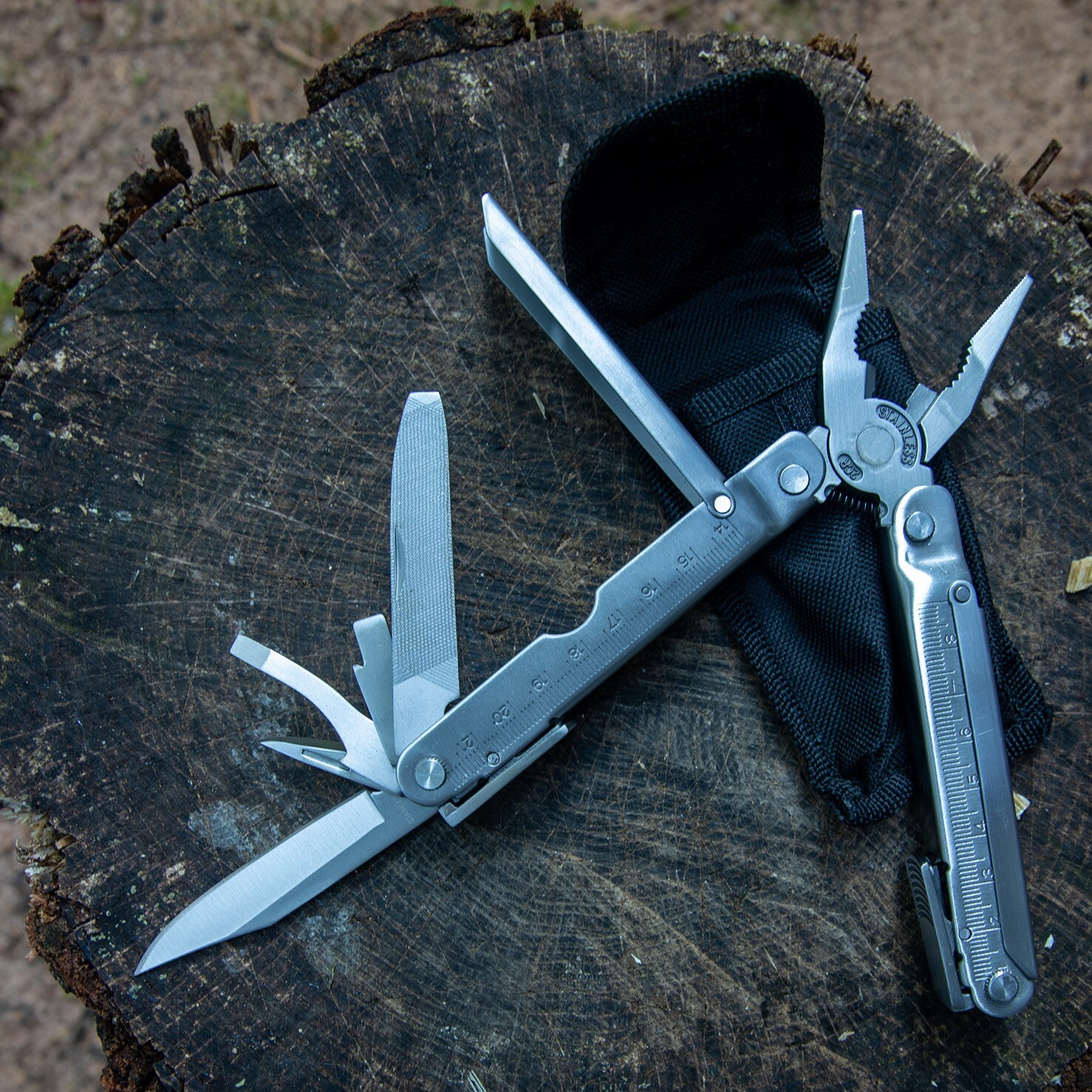 Multitool 14 in1 – Multifunctional Knife and Pliers – All in One Multi tool
