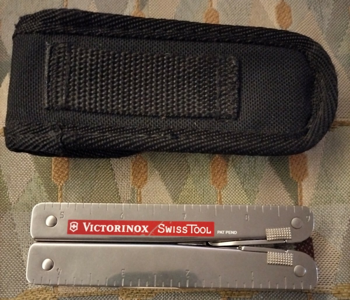 Vintage Authentic Rare ARMY VICTORINOX SWISS TOOL STAINLESS w/ CASE SWITZERLAND