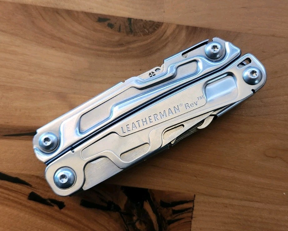 Leatherman Rev Multi Tool Knife Pliers Screwdrivers Blade – QTY 1