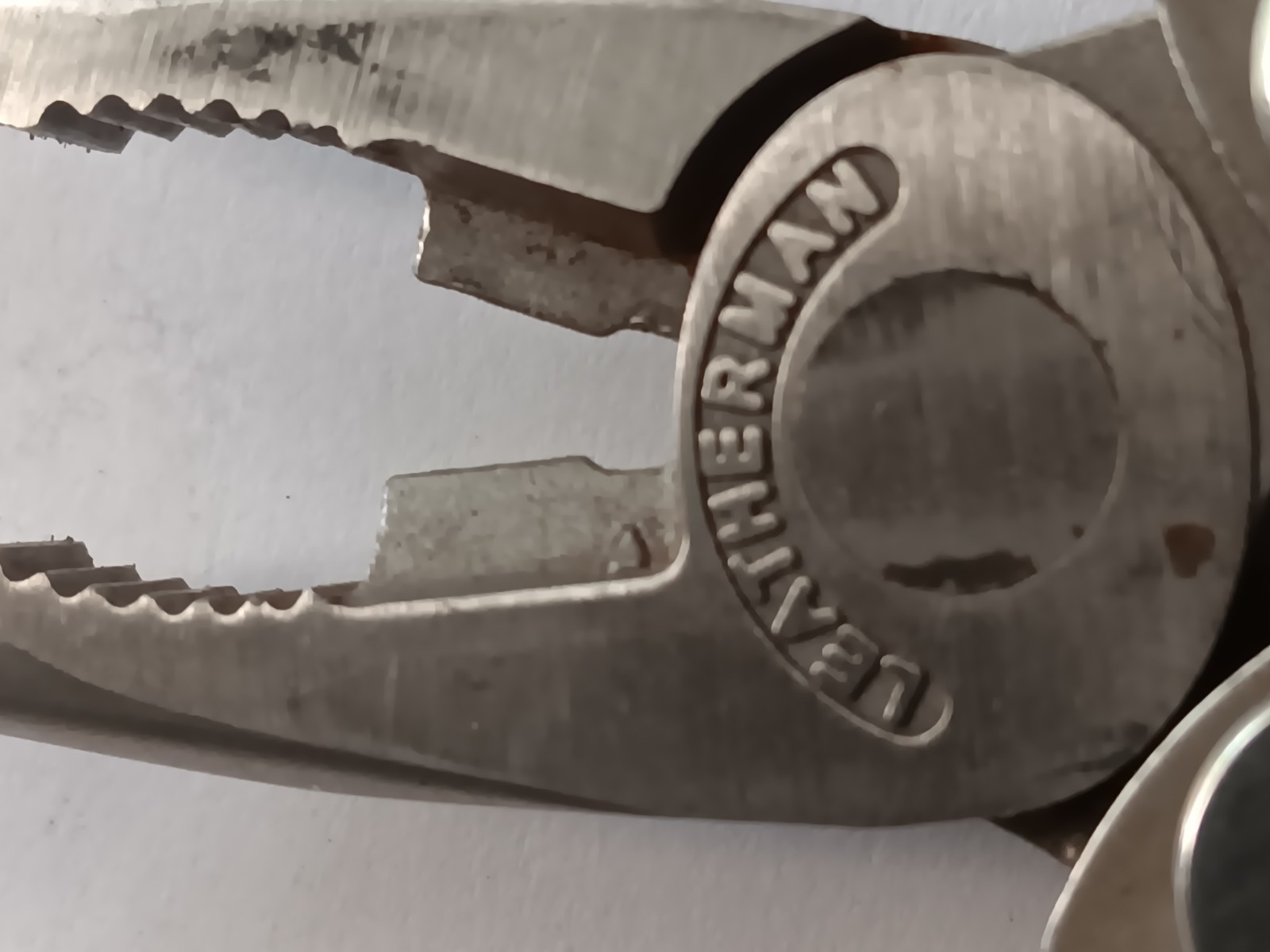 Leatherman Wave Multi-Tool Pre-owned Nice Shape W/ Sheath