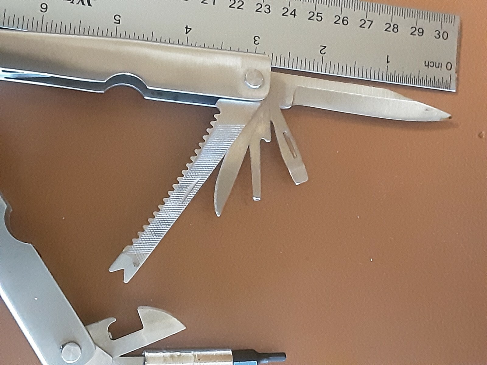 2CR – Folding Pliers / Knife / Screwdriver Bits – Multi Tool – Stainless