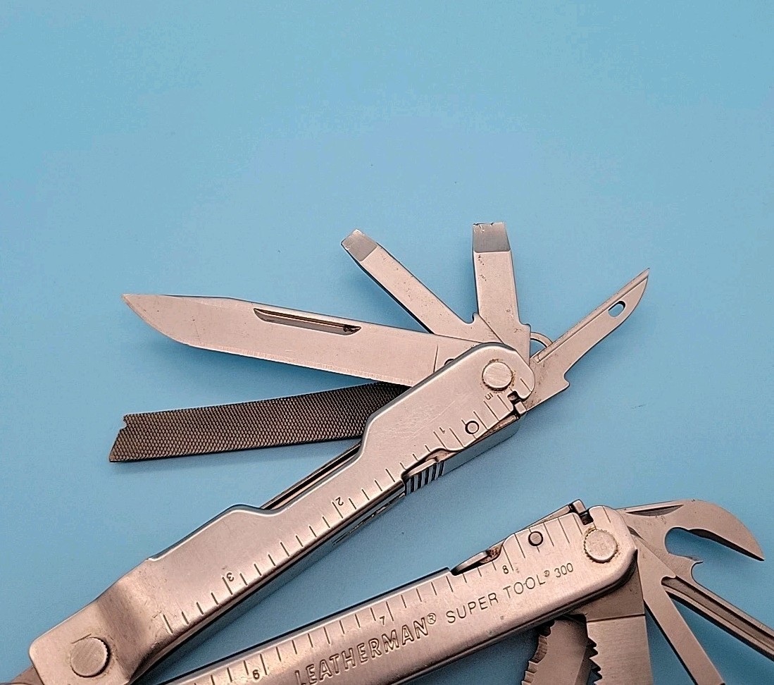 Leatherman Super Tool 300 Multi-Tool – Dated 1011 – Pliers, Knife, Saw, File