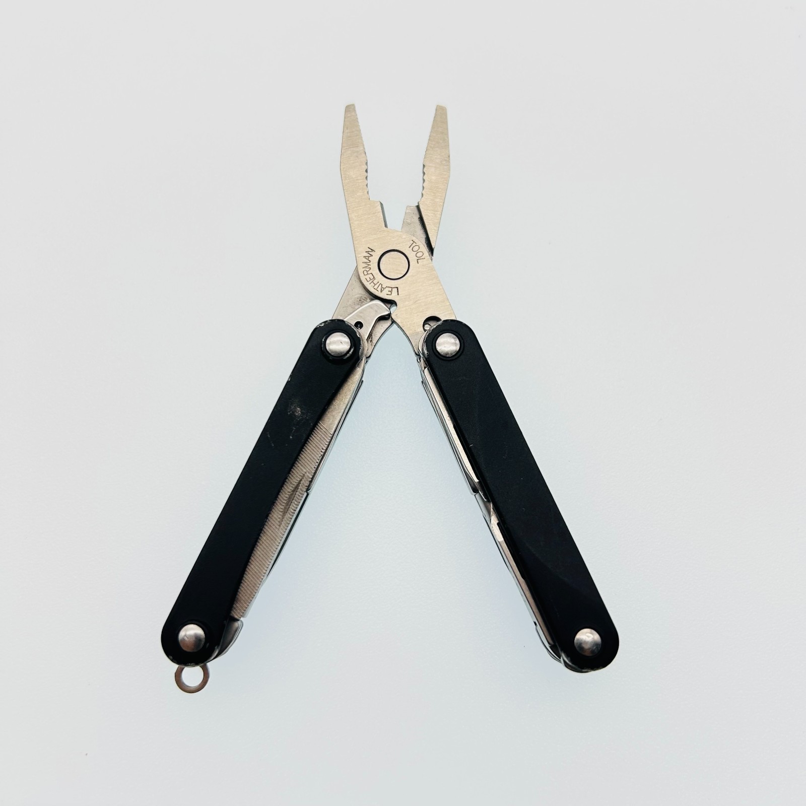 Leatherman Squirt PS4 BLACK – 8-in-1 Keychain Multi-Tool Discontinued (CODE33)