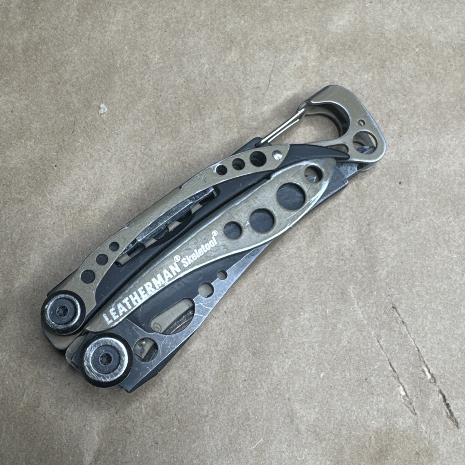 Leatherman Skeletool 7-in-1 Lightweight Multi-tool