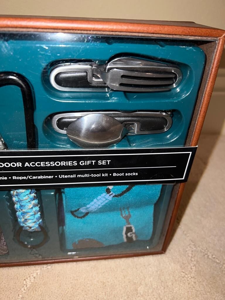 BRAND NEW THE GENTLEMEN’S OUTDOOR ACCESSORIES GIFT SET